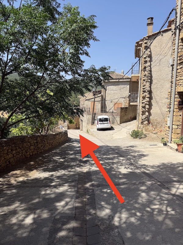 Primera pista del cami de Sant Marti
